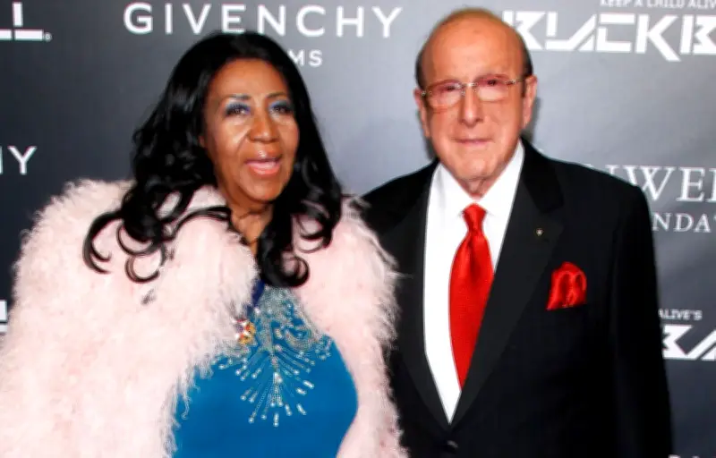 Décès de Clive Davis, légendaire producteur de musique, à 94 ans