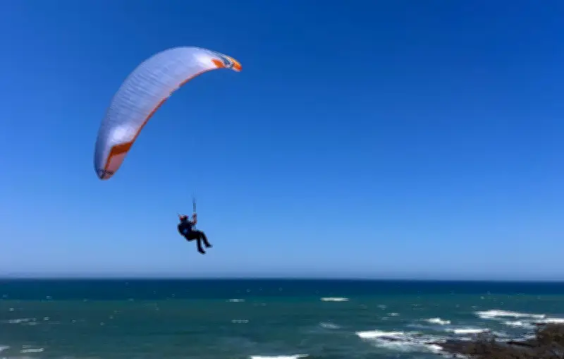 Décès d'un parapentiste de 76 ans dans le Finistère