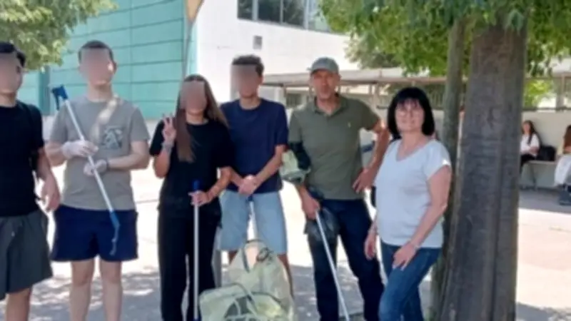 Des lycéens de Milhaud s'engagent pour l'environnement avec une collecte de déchets