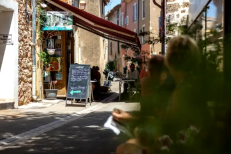 Destitution du maire de Sillans-la-Cascade : les habitants partagés