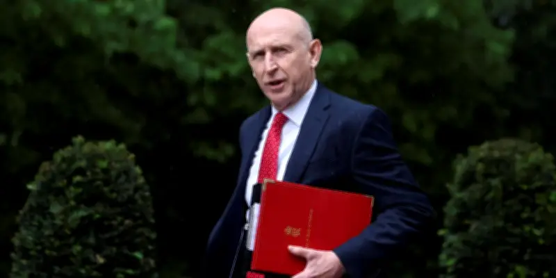 Démission du ministre de la Défense britannique, critique le plan militaire de Starmer