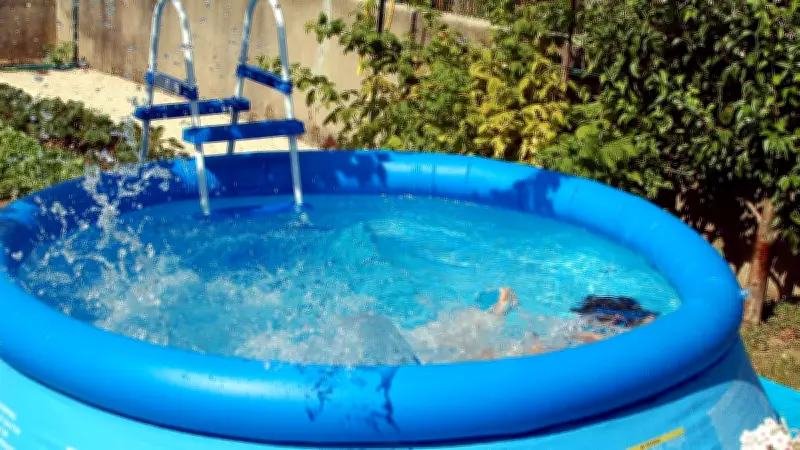Drame dans l'Aude : un enfant de sept ans se noie dans une piscine hors sol bâchée