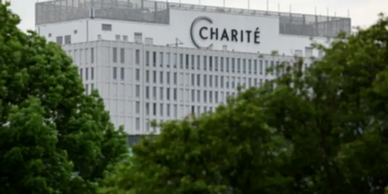 Ebola : le patient américain soigné en Allemagne est guéri et sorti de l'hôpital