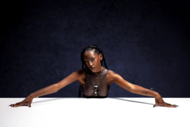 Ebony, finaliste de Star Academy 2024, lance son premier album aux Nuits Carrées