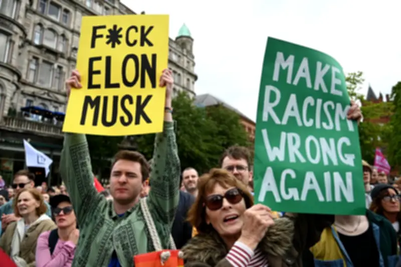 Elon Musk accusé d'amplifier des discours violents sur X après les émeutes de Belfast