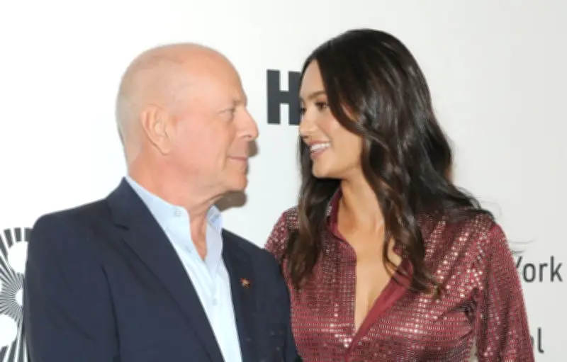 Emma Heming Willis : le plus dur a été d'annoncer la maladie de Bruce à ses filles