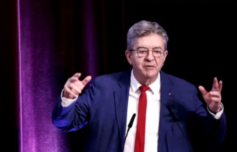 Ernaux et Vuillard au meeting de Mélenchon à Saint-Denis