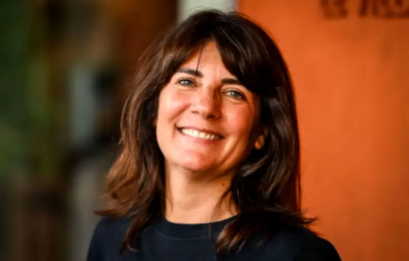 Estelle Denis défend France Pierron face au cyberharcèlement