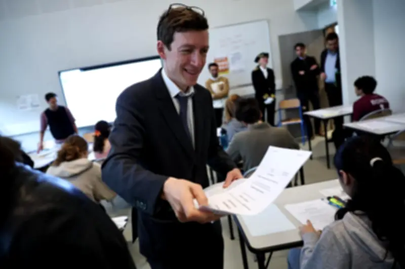 Examens : le ministre veut supprimer les épreuves l'après-midi