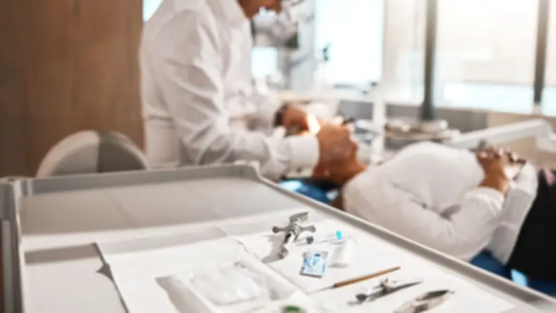Faux dentiste à Paris : le calvaire d'une patiente mutilée