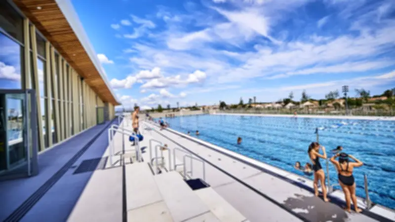Fermeture du bassin intérieur de la piscine Alfred-Nakache à Sauvian