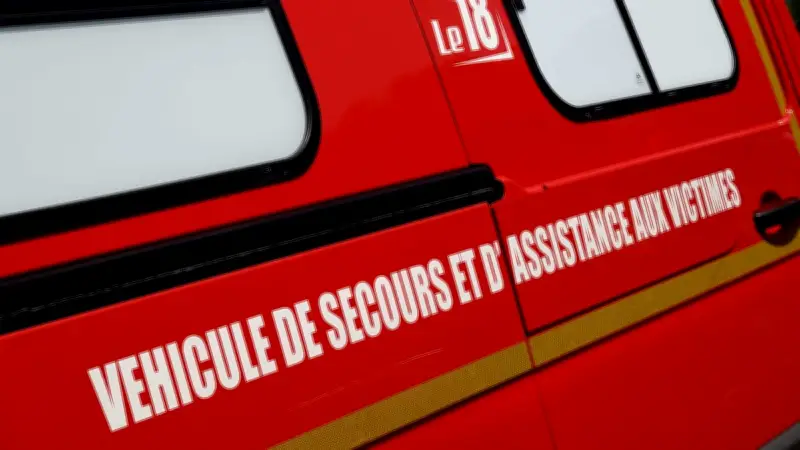 Feu de tractopelle au nord du Gard : l'intervention rapide des pompiers limite la propagation