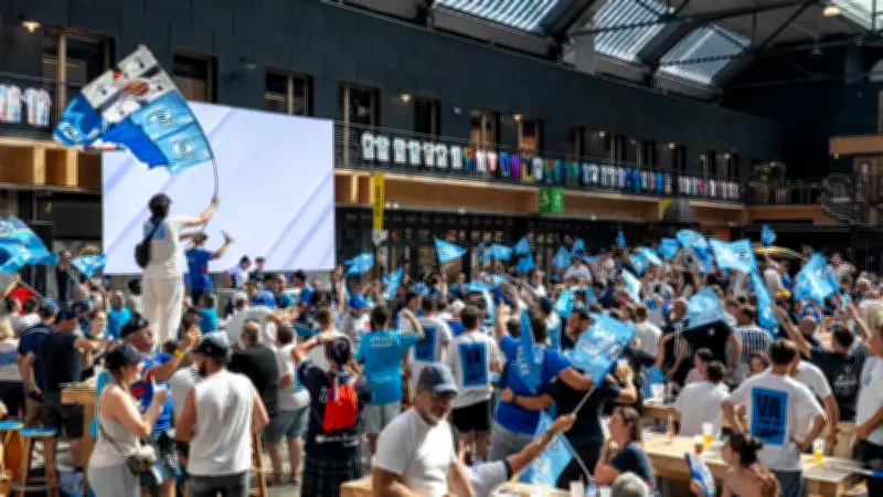 Finale Top 14 : 3000 supporters de Montpellier enflamment La Communale à Saint-Ouen