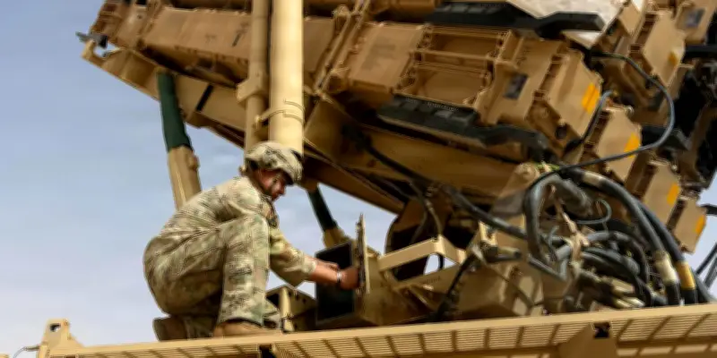 Frappes iraniennes au Moyen-Orient : l'armée américaine abat des missiles et drones