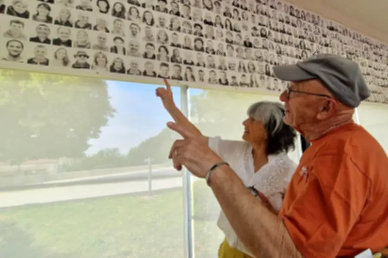 Fresque des 670 habitants de Saint-Vallier-de-Thiey exposée à nouveau dix ans après
