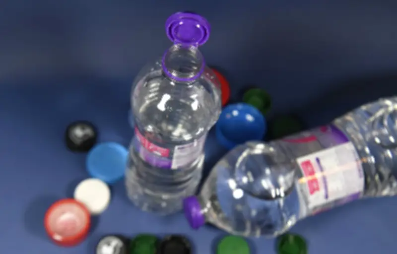 Fronde des élus locaux contre la consigne pour recyclage des bouteilles plastique