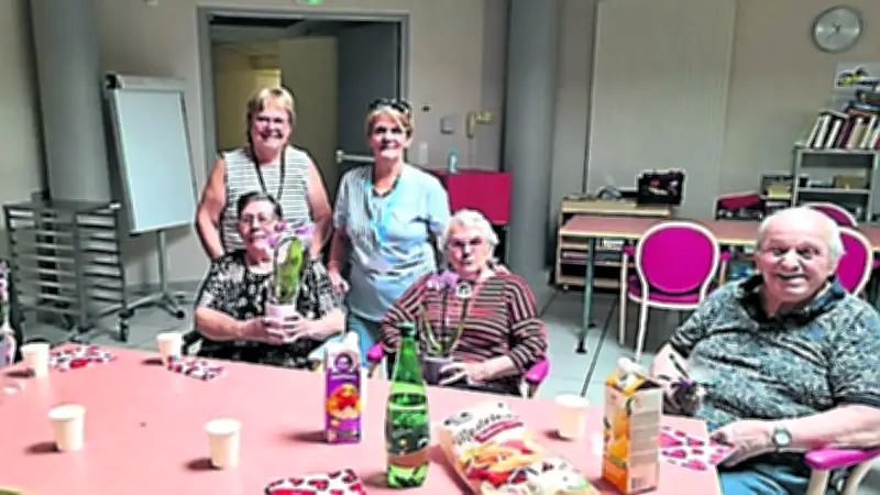 Fête des mères : une matinée chaleureuse à la résidence La Maison de secours