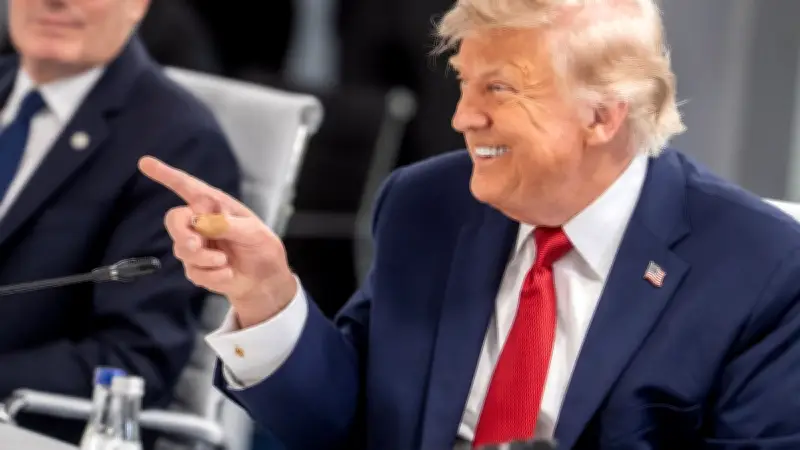 G7 d'Évian : Trump arrive en retard et lance "C'est moi le patron"