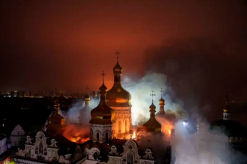 Guerre en Ukraine : la cathédrale de la Dormition à Kyiv bombardée