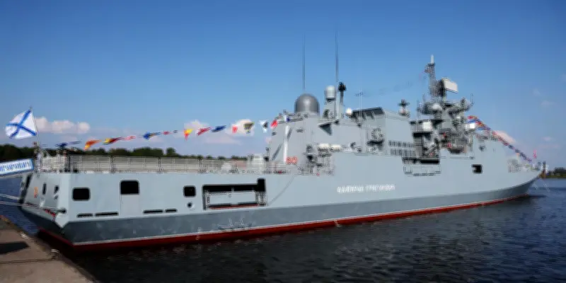Guerre en Ukraine : un navire russe tire en Manche sur un cargo