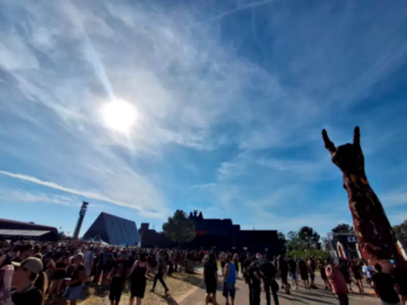 Hellfest : un festivalier meurt après avoir ingéré du métal fondu