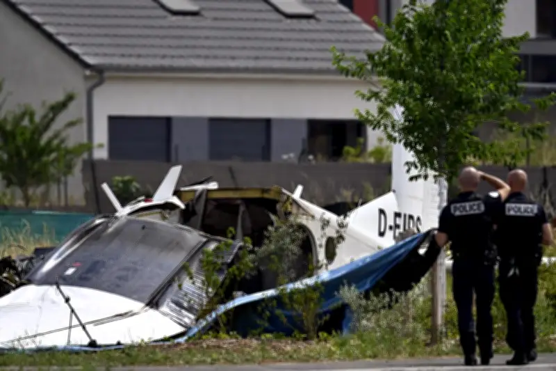 Hommage à l'adjudant-chef Davy Tellier, pompier varois mort dans le crash de Nancy