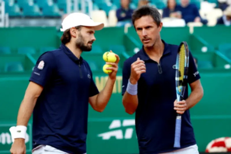 Hugo Nys et Édouard Roger-Vasselin éliminés en quarts à Roland Garros