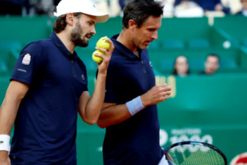 Hugo Nys et Roger-Vasselin remportent le titre à Eastbourne