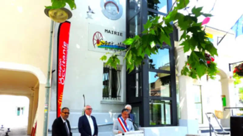 Inauguration d'un ascenseur à la mairie de Saint-Martin-de-Valgalgues