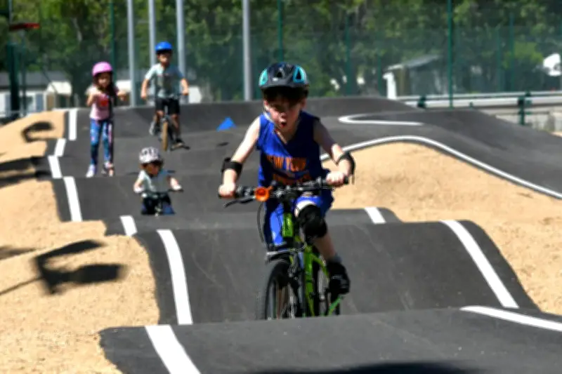 Inauguration explosive d'un pumptrack à La Roque-Esclapon