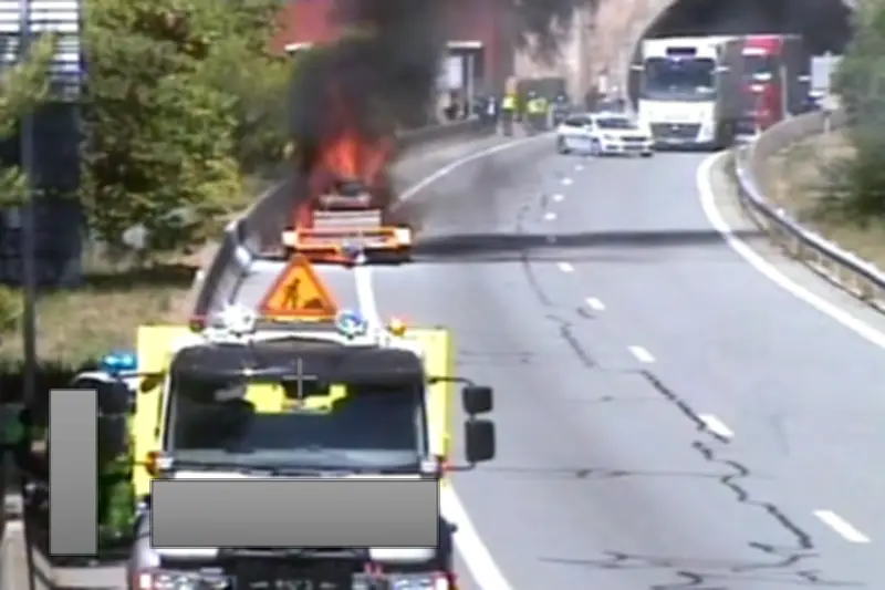 Incendie d'un véhicule sur l'A8 entre La Turbie et Monaco : trafic coupé