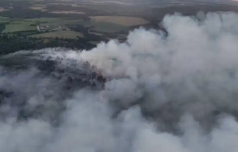Incendie maîtrisé au Menez Hom, 30 hectares brûlés en Bretagne