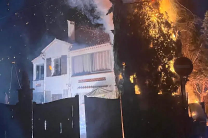 Incendie nocturne à Mandelieu : 65 foyers privés d'électricité