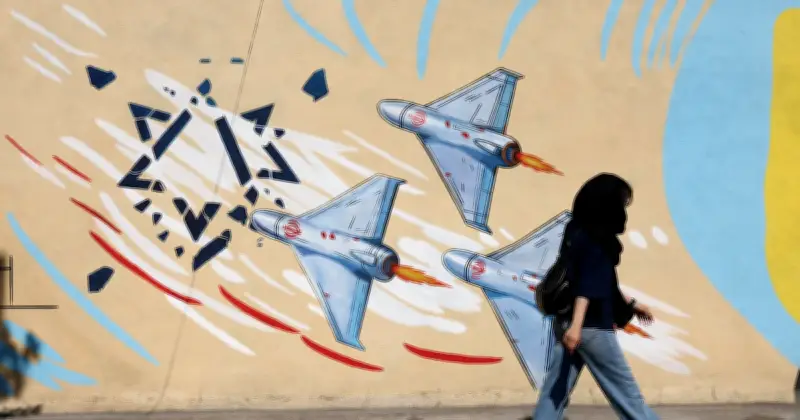 Iran frappe deux bases aériennes en Israël, la trêve vole en éclats