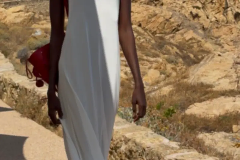 Jacquemus défile en Corse : mode légère et images fortes