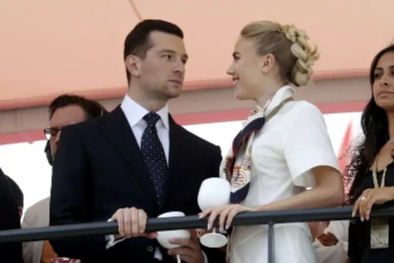 Jordan Bardella et la princesse Maria Carolina complices au GP de Monaco