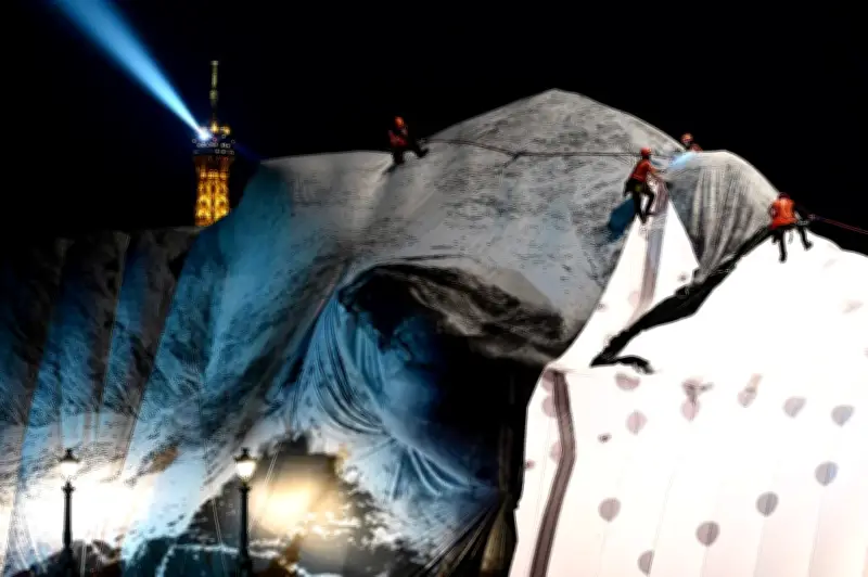 JR et Platon dans la caverne du Pont Neuf