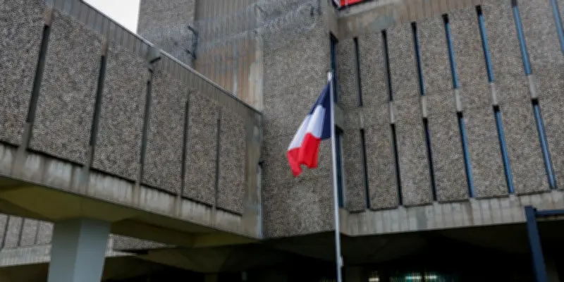 Juger près d'une prison : un risque pour les droits de la défense