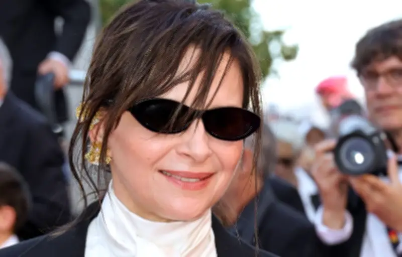 Juliette Binoche regrette l'emploi du mot 'fasciste' dans la tribune contre Bolloré