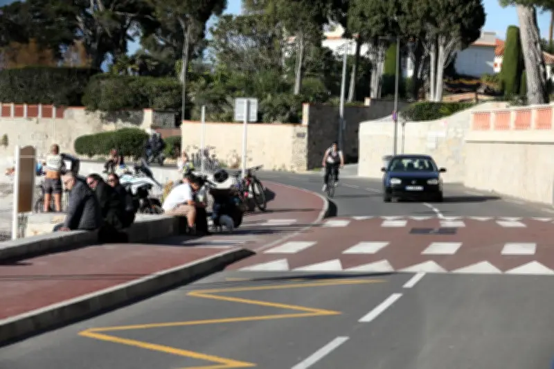 Justice impose piste cyclable au cap d'Antibes, ville prépare contre-attaque