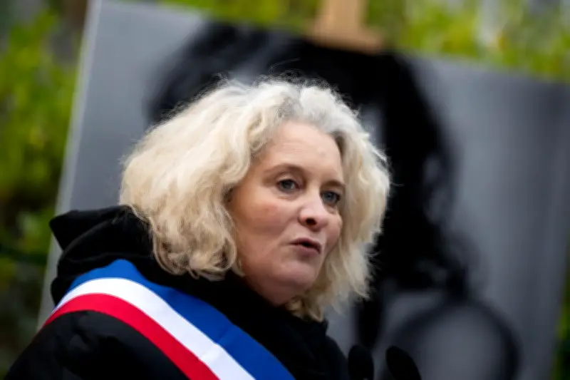 La maire du 10e arrondissement de Paris agressée par l'extrême droite