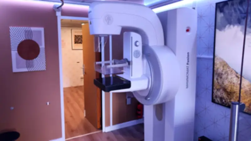 La Mammobile : un cabinet médical mobile pour dépister le cancer du sein en zone rurale