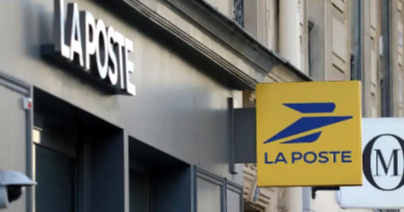 La Poste vend des fascicules ésotériques, une polémique enfle