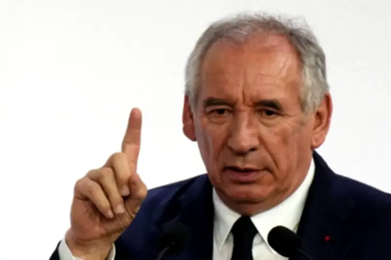 L'Académie des menteurs : Bayrou et Glucksmann refusent la comédie électorale