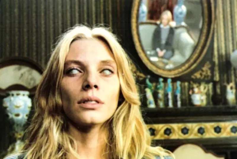 « L’Au-delà » de Lucio Fulci renaît en 4K : pourquoi ce film gore est un chef-d’œuvre