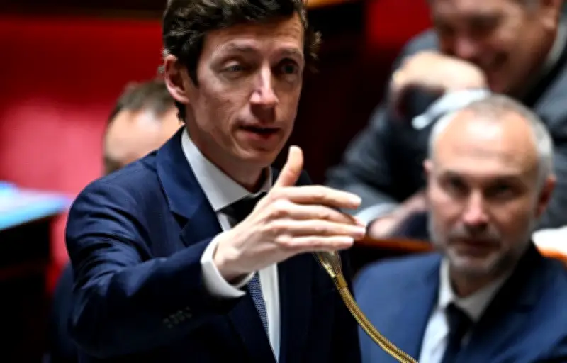 Le ministre de l'Education testé sur son orthographe à la télévision