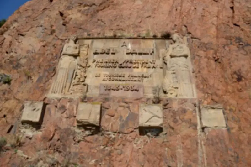 Le monument à Abel Ballif, père de la Corniche d'Or, célébré dans l'Estérel