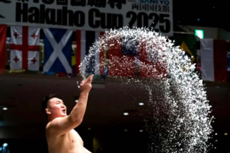 Le sel de Guérande au cœur du tournoi de sumo à Paris