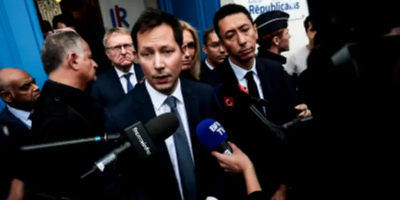 Les ambiguïtés de François-Xavier Bellamy, artisan du rapprochement droite-extrême droite au Parlement européen