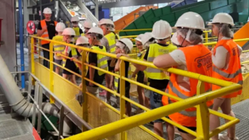 Les écoliers de Montjaux découvrent le tri au Sydom Aveyron